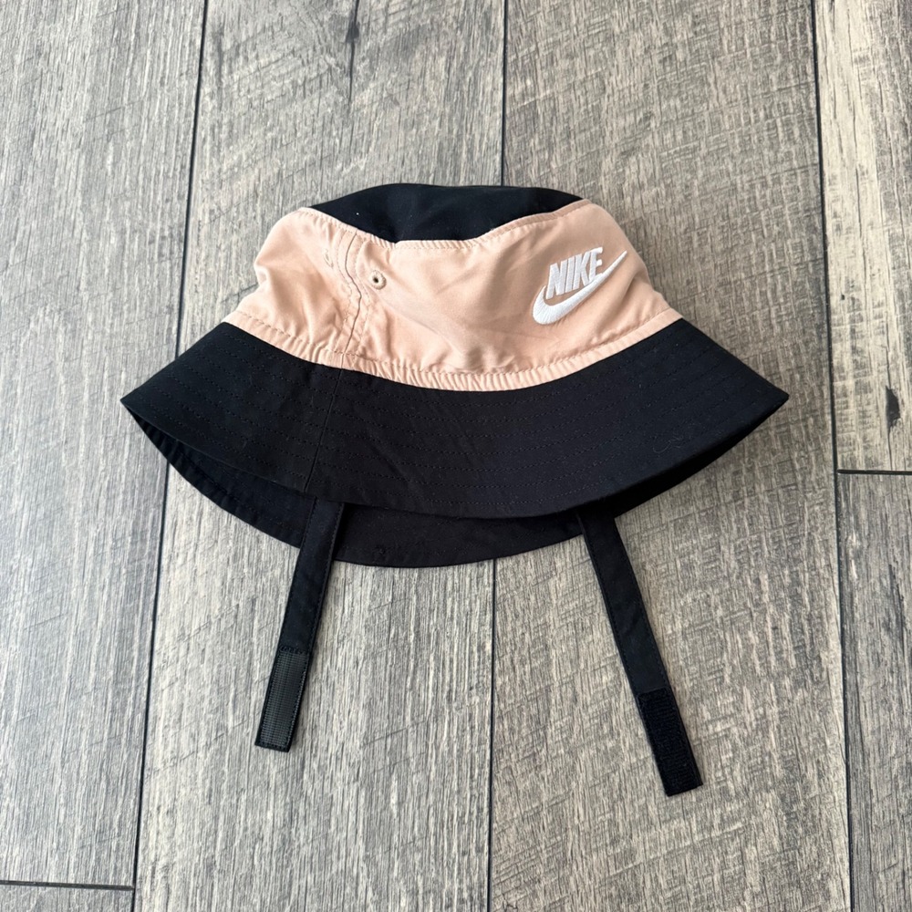 Nike Baby Bucket Hat 12M Black Peach Colorblock Embroidered Logo Chin Strap - Picture 11 of 12